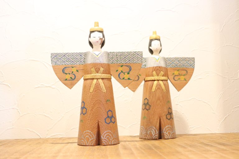 木彫りの雛人形